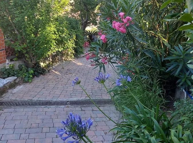Riviera Garden